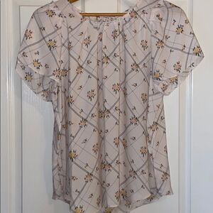 Lauren Conrad floral flutter sleeve top